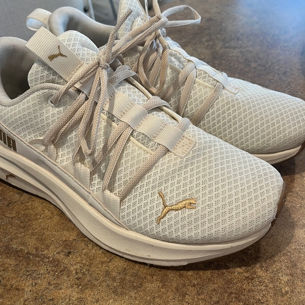 Puma tennis shoes